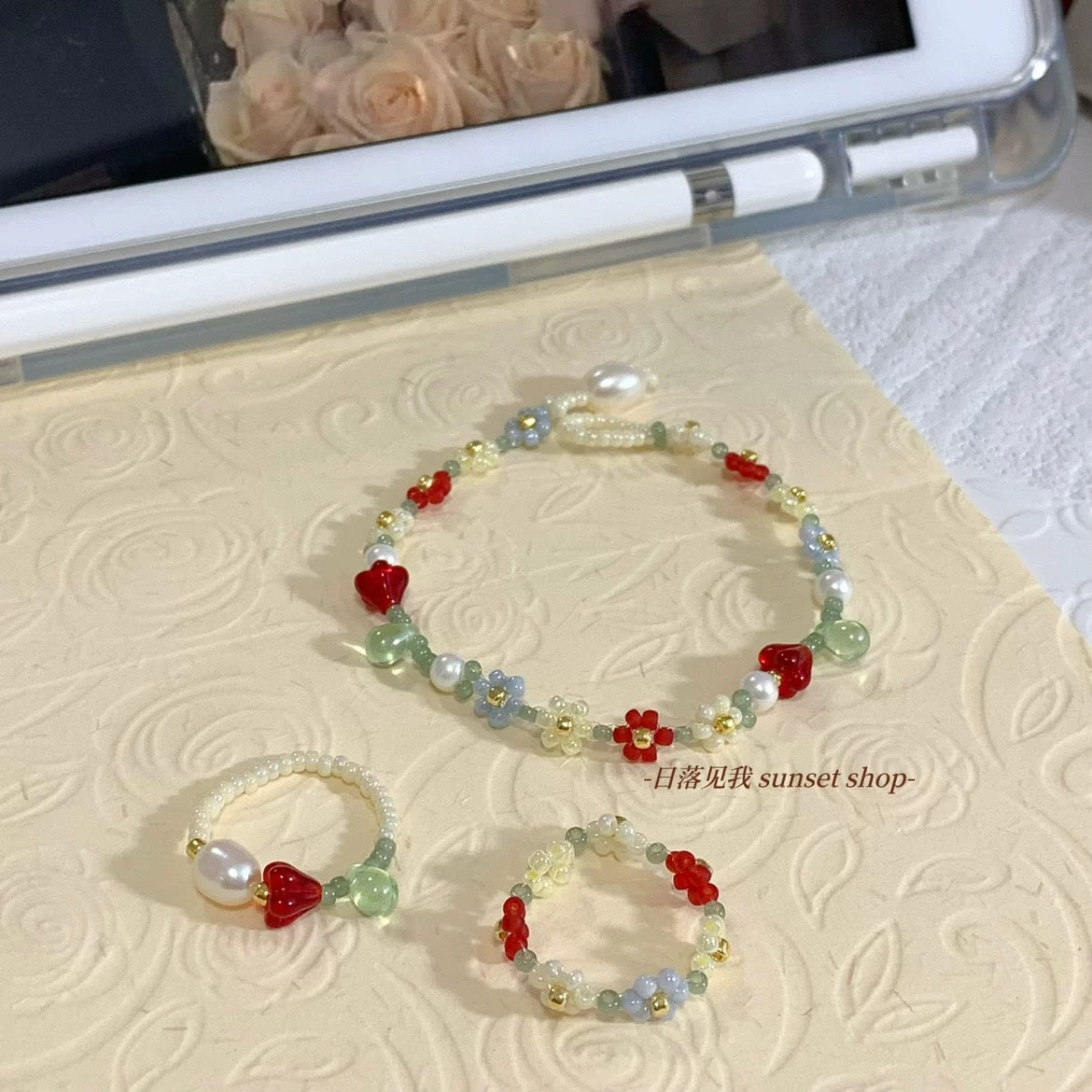 Red Flower Pearl Beaded Bracelet