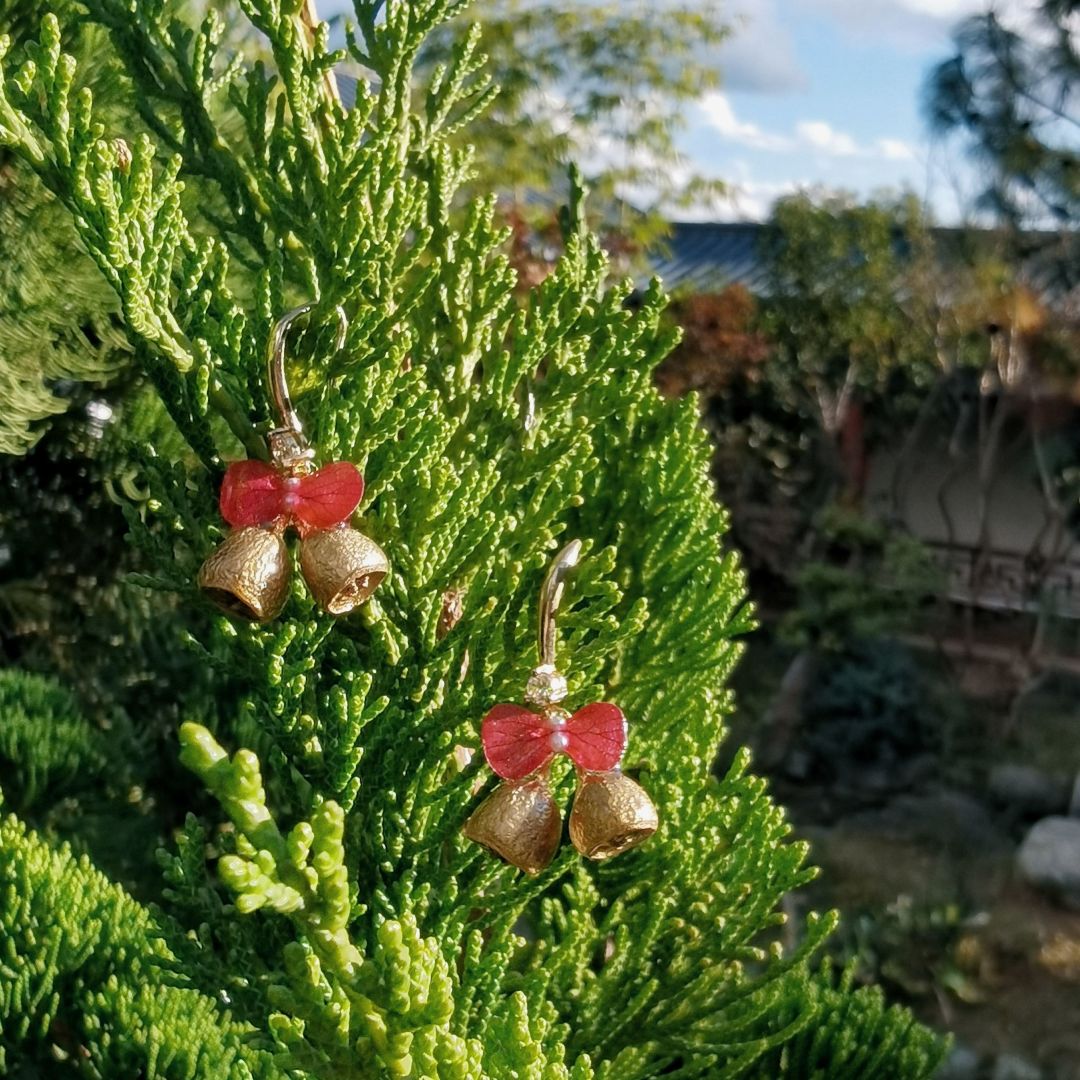 Red Hydrangea Small Bell Resin Earrings
