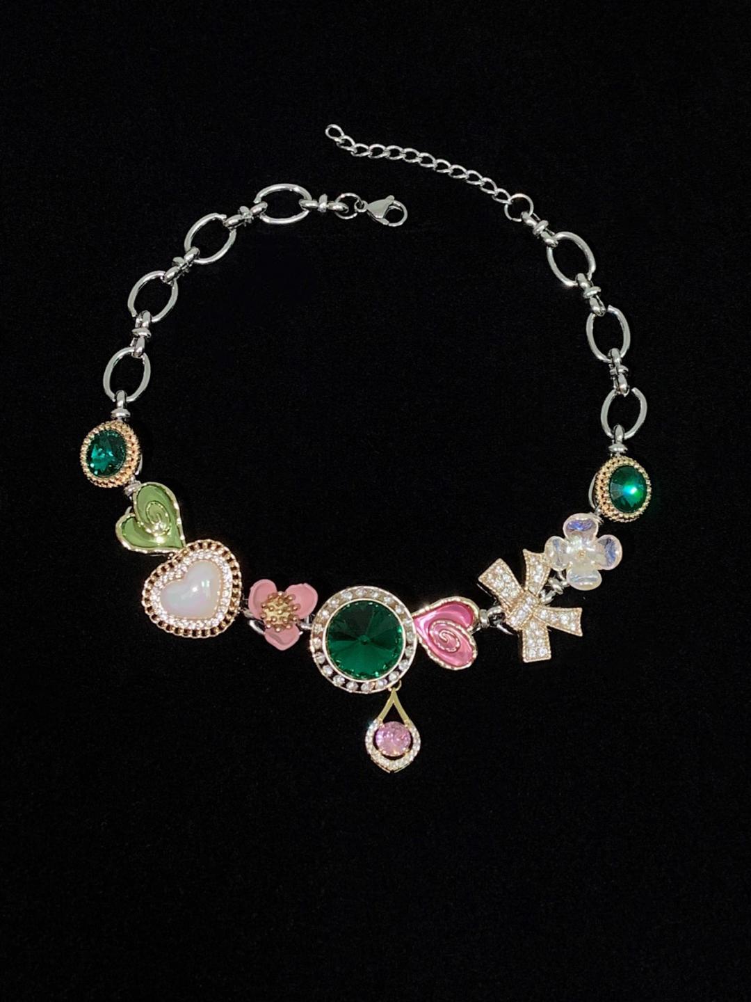 Retro Buttons Choker