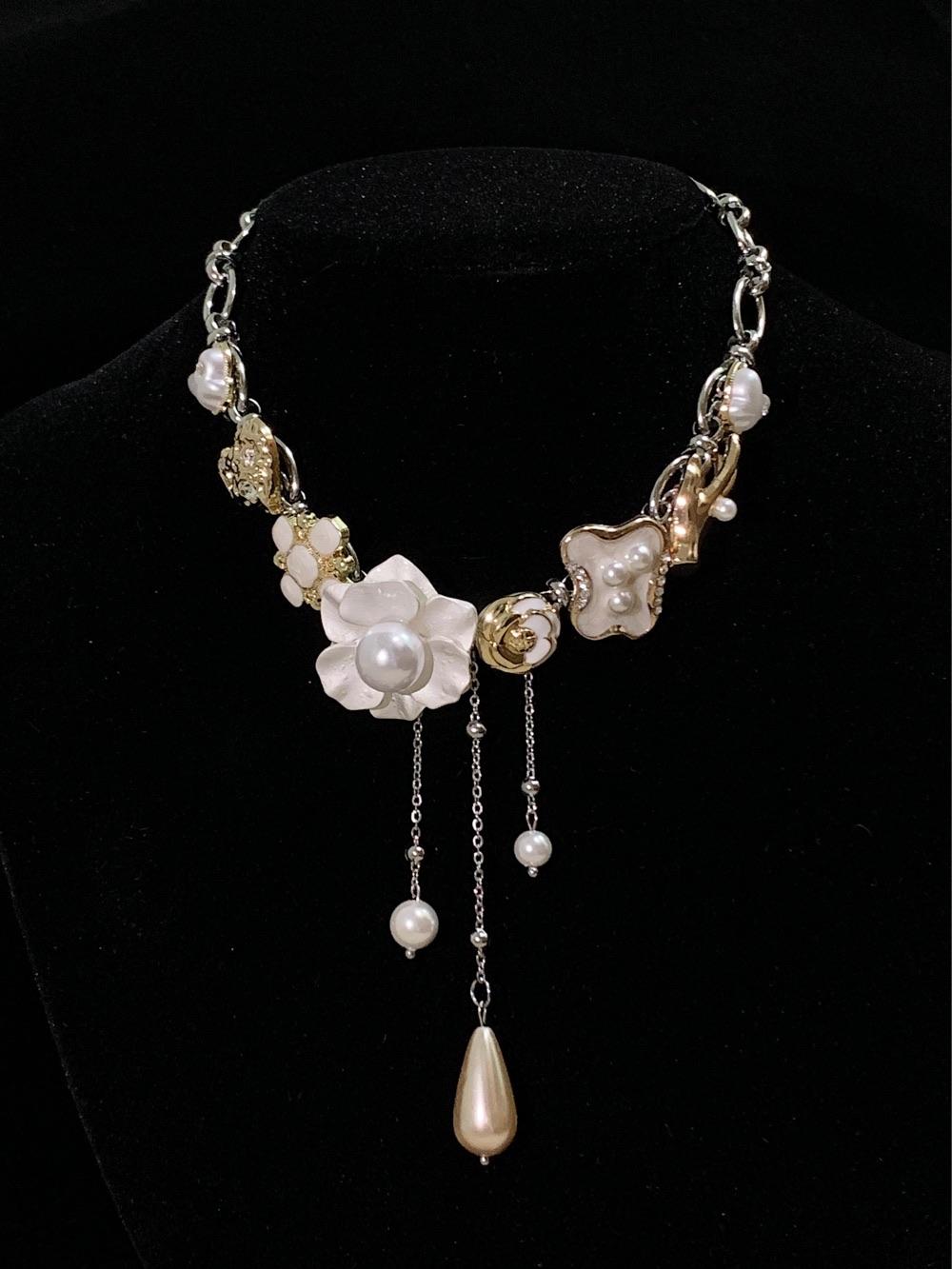 Retro Buttons Pearl Layered Choker Necklace