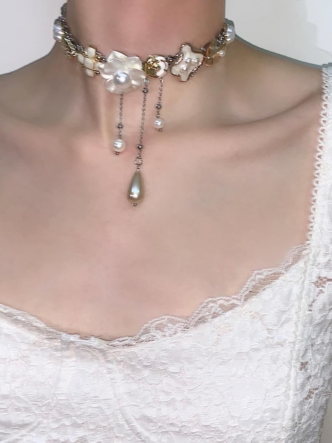 Retro Buttons Pearl Layered Choker Necklace