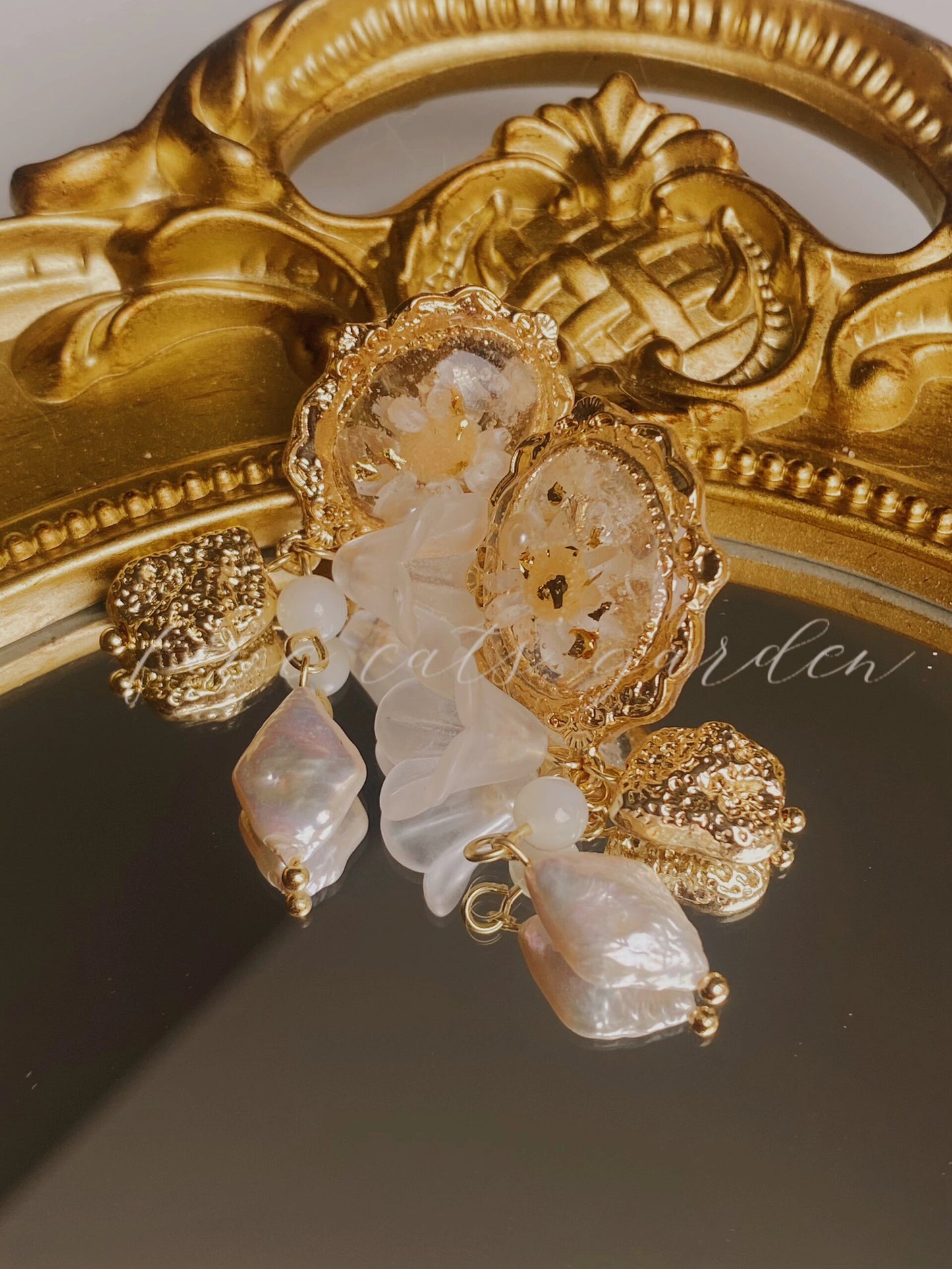 Retro Flower Resin Earrings