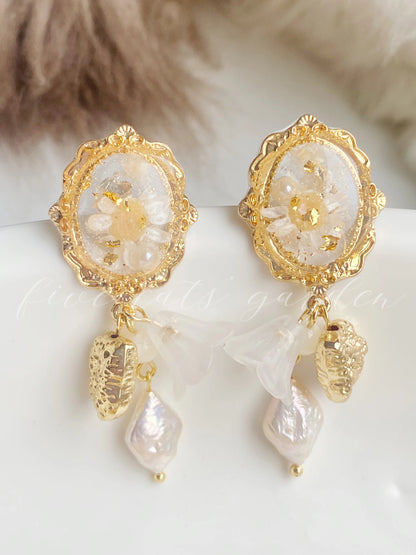 Retro Flower Resin Earrings