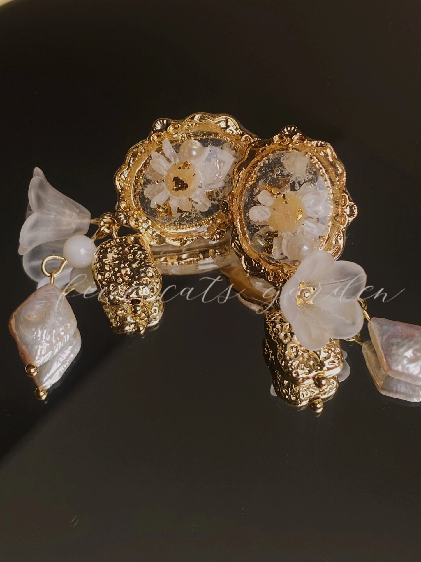 Retro Flower Resin Earrings