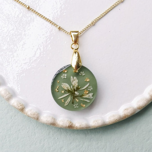 Retro Green Flower Resin 14k Necklace