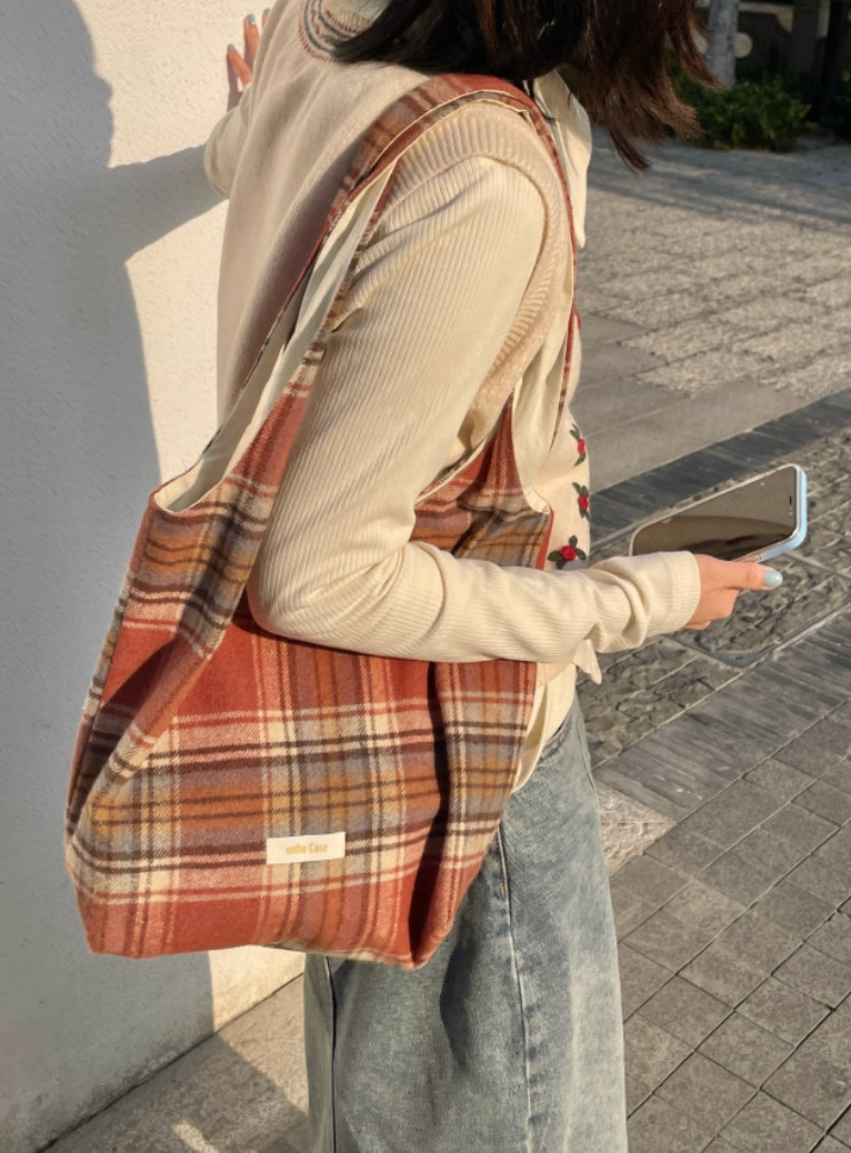 Retro Plaid Shoulder Bag