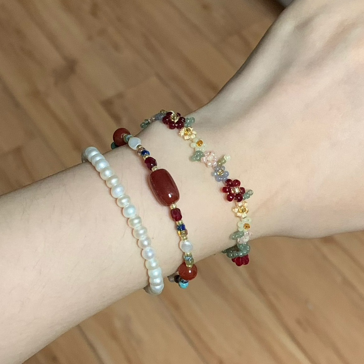 Retro Red Flower Beaded Bracelet