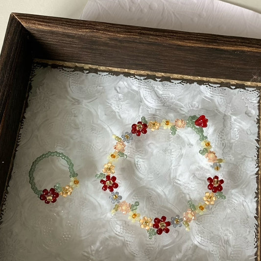 Retro Red Flower Beaded Bracelet