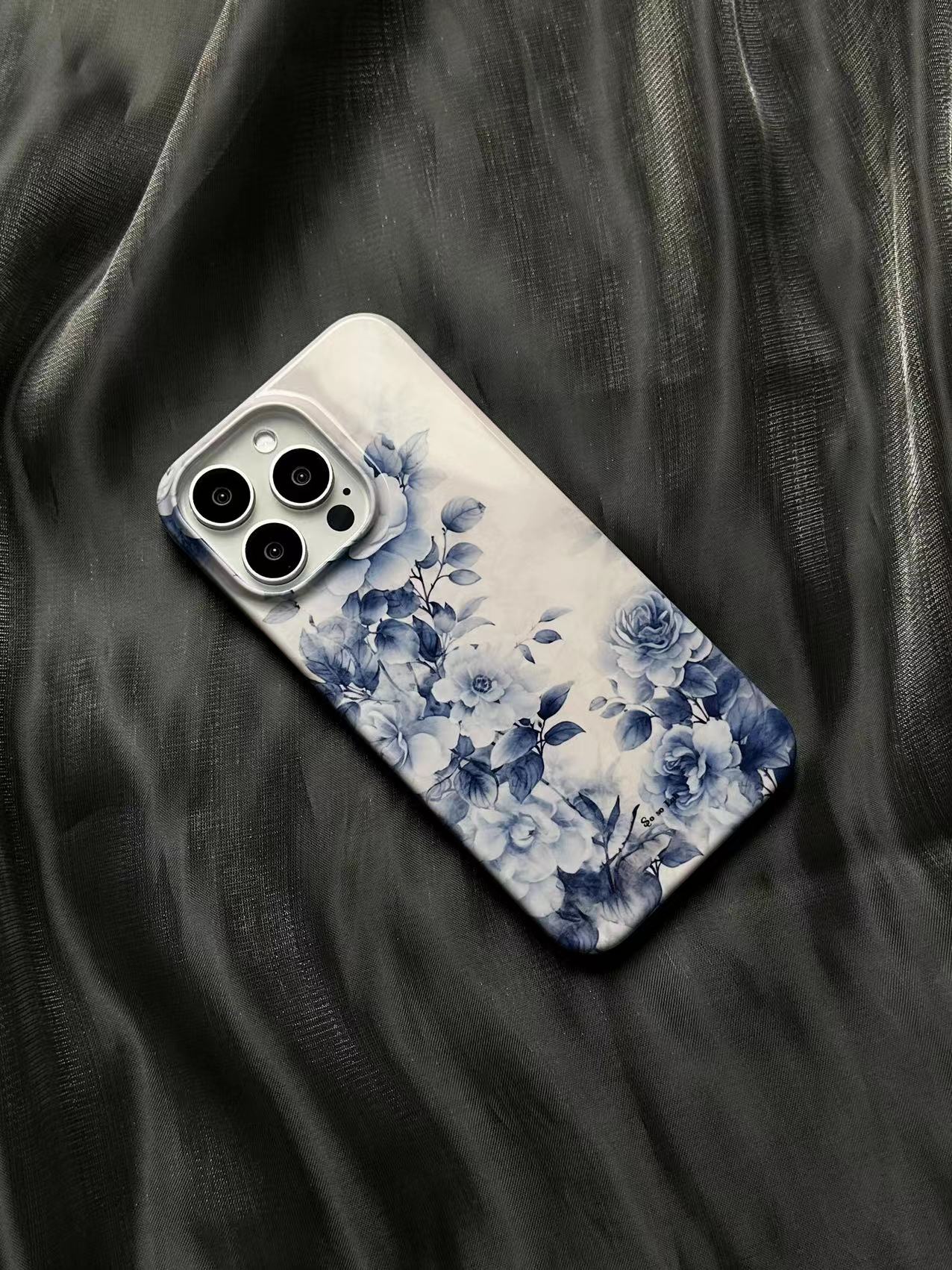 Roses Printed Phone Case