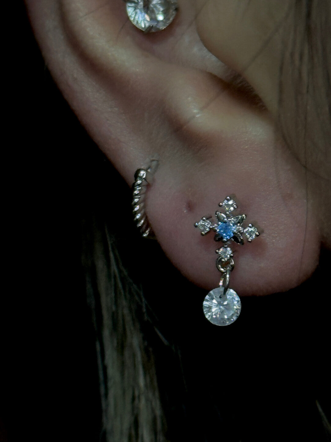Sea Snowflake Threaded Screw Flat Black Earring | Earring | Three Fleas