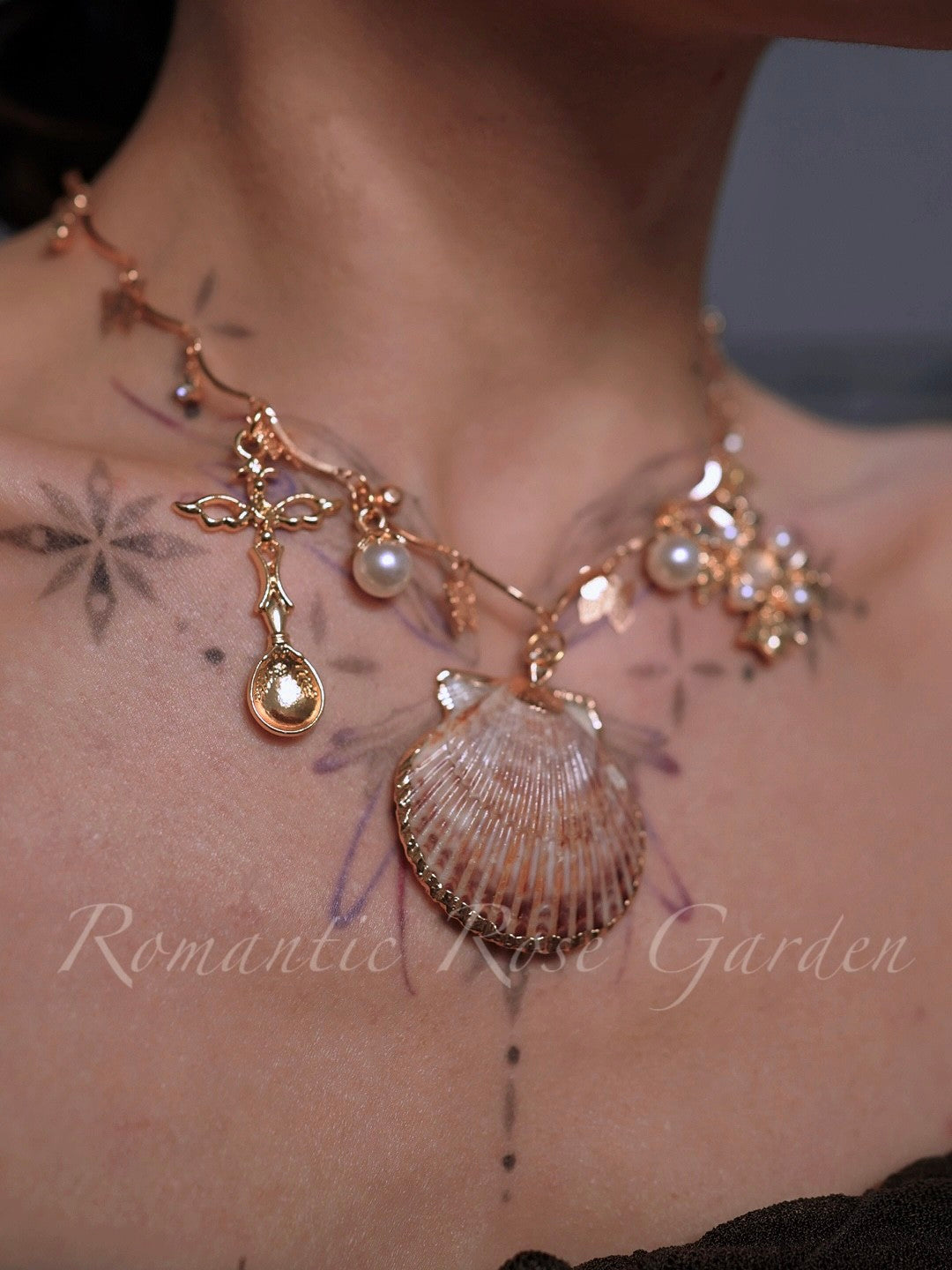 Seashells Choker