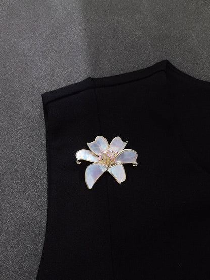 Pearl Oyster Lily Brooch