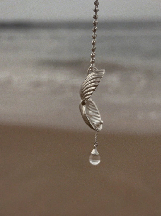 Shell Pearl Crystal Necklace