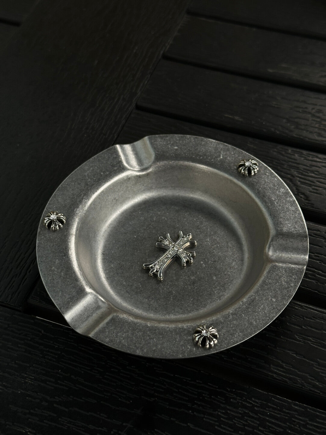 Silver Cross Decor Creative Ashtray