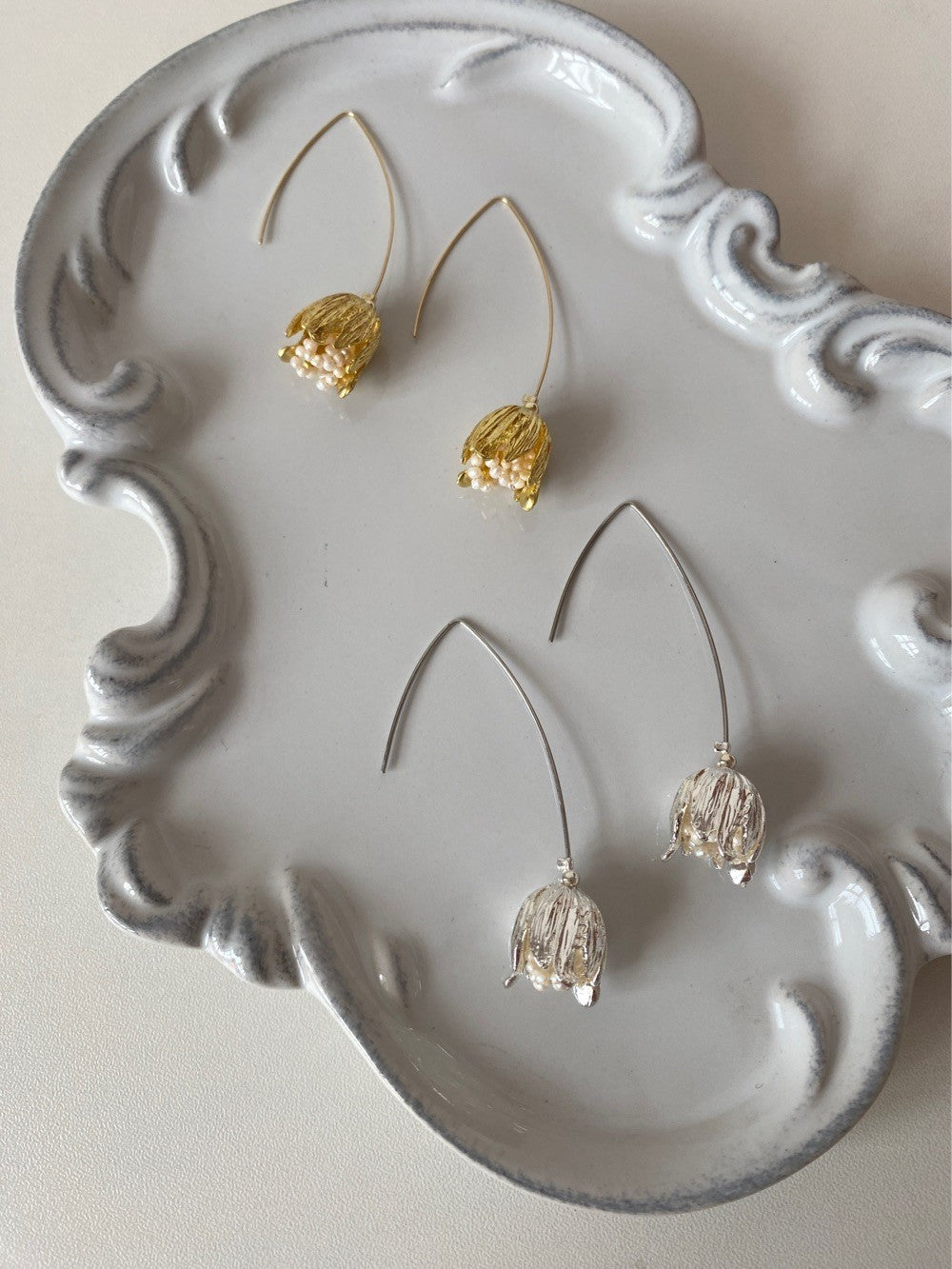 Tulip Wire Earrings