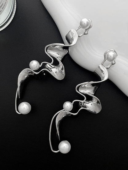 Twisted Geometric Pearl Earrings