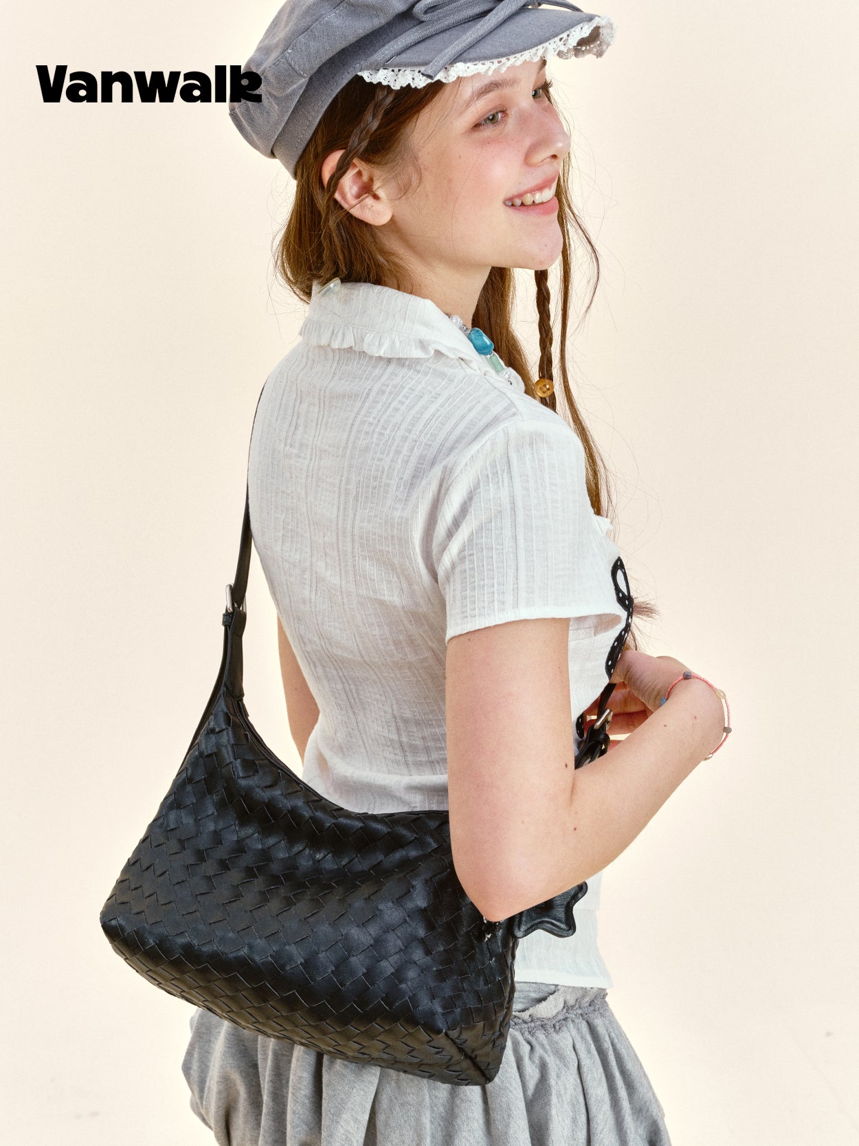 Vanwalk Minimal Woven Shoulder Bag