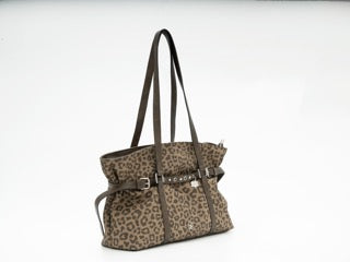 Vintage Buckle Strap Leather Shoulder Bag | Bag | Three Fleas