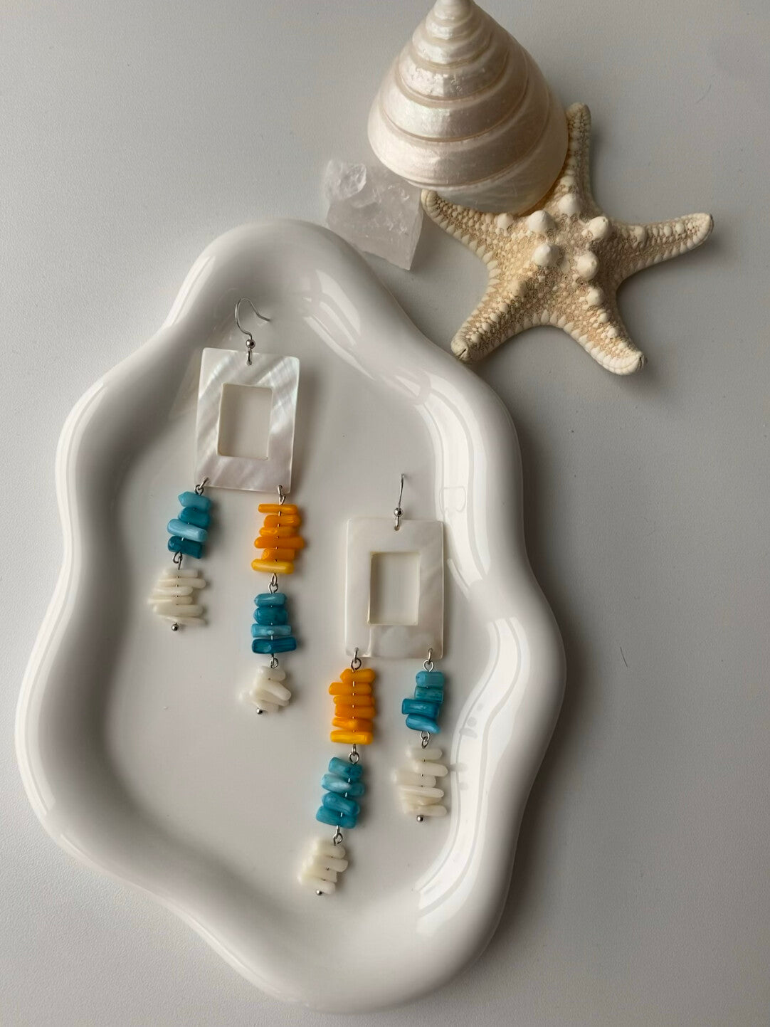 White Shell Tassel Asymmetrical Earrings