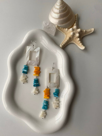 White Shell Tassel Asymmetrical Earrings