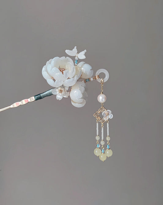 Chinoiserie White Floral Butterfly Beaded Tassel Hairpin