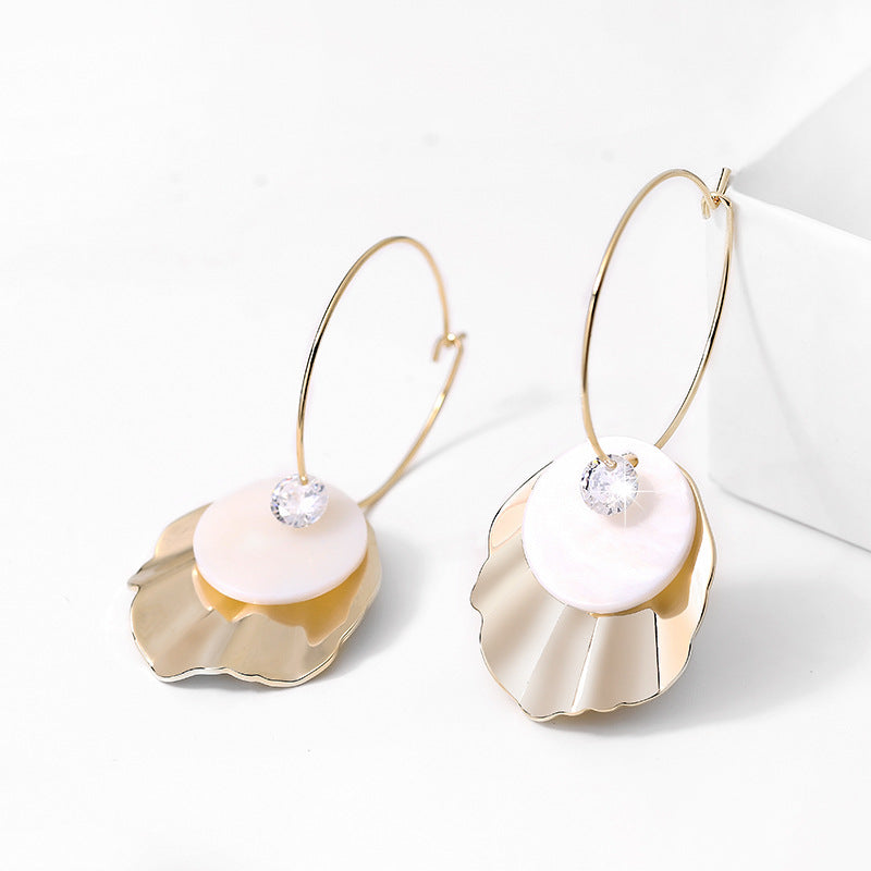 「Lady Moon」Shell-shaped EarringJewelry - Three Fleas