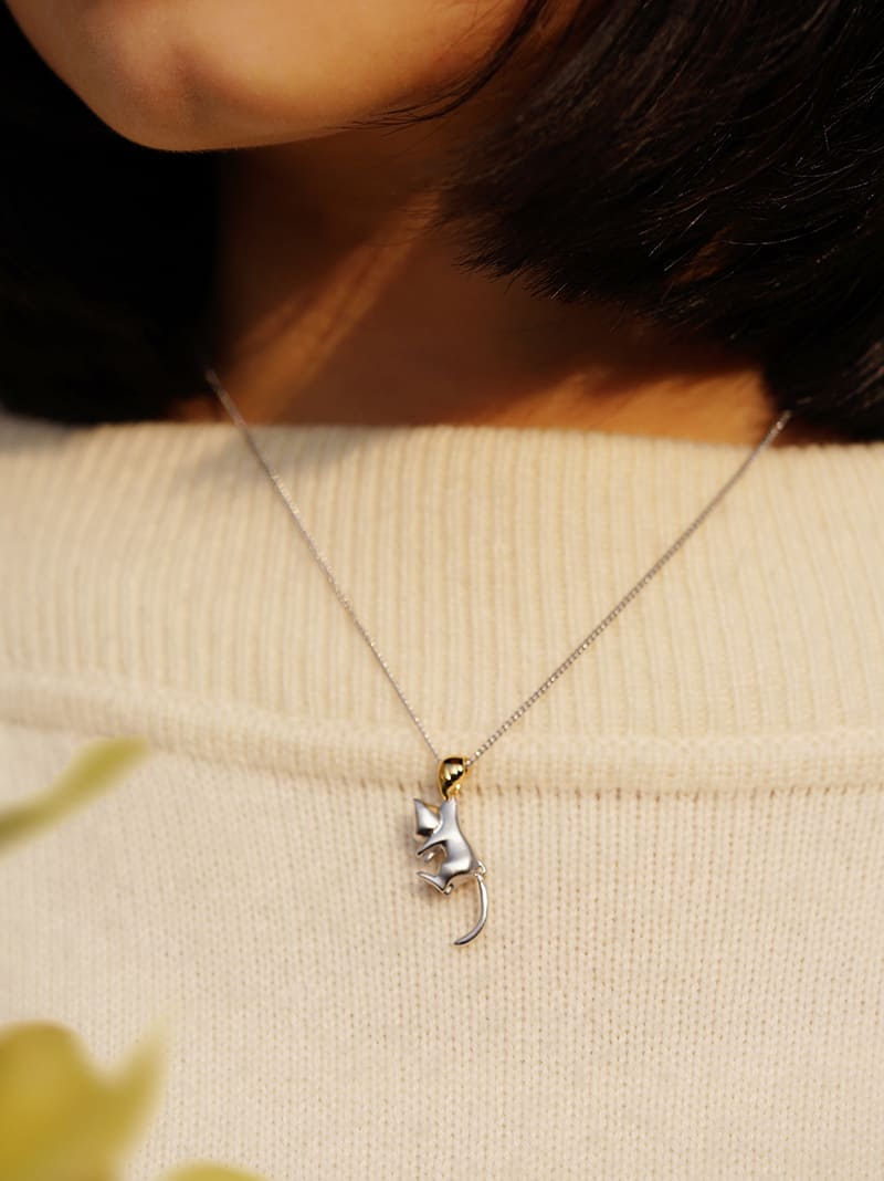 Hide and seekJewelry - Three Fleas