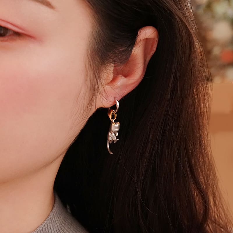 Hide and seekJewelry - Three Fleas