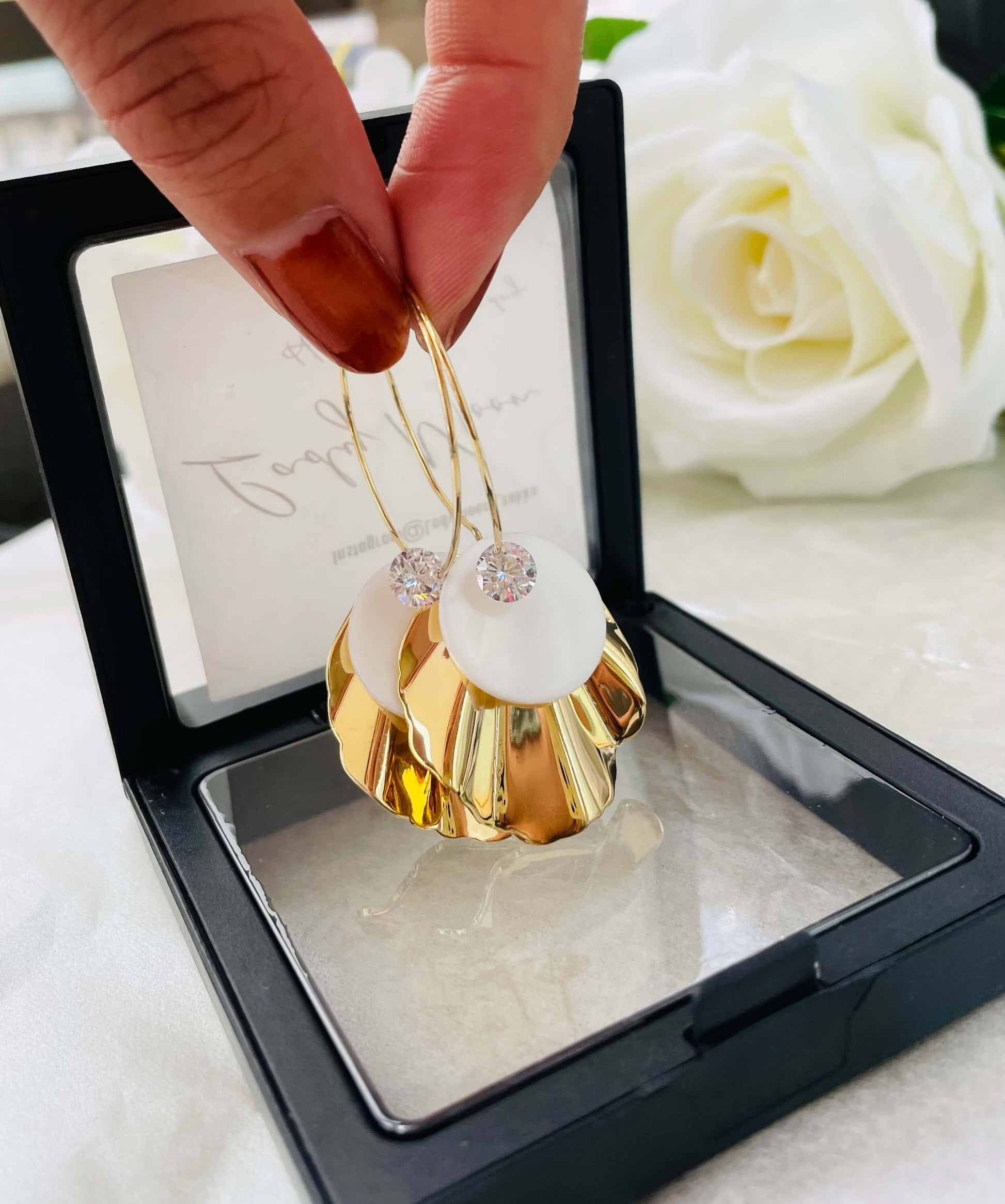 「Lady Moon」Shell-shaped EarringJewelry - Three Fleas