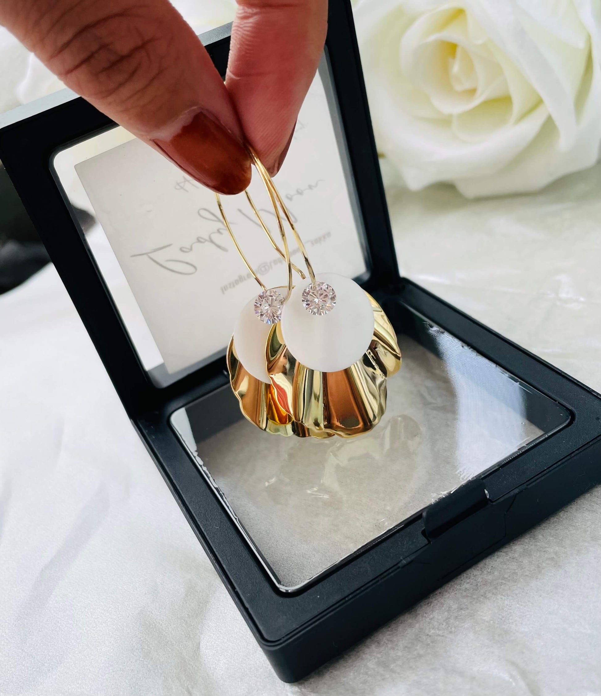 「Lady Moon」Shell-shaped EarringJewelry - Three Fleas