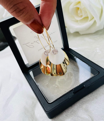 「Lady Moon」Shell-shaped EarringJewelry - Three Fleas