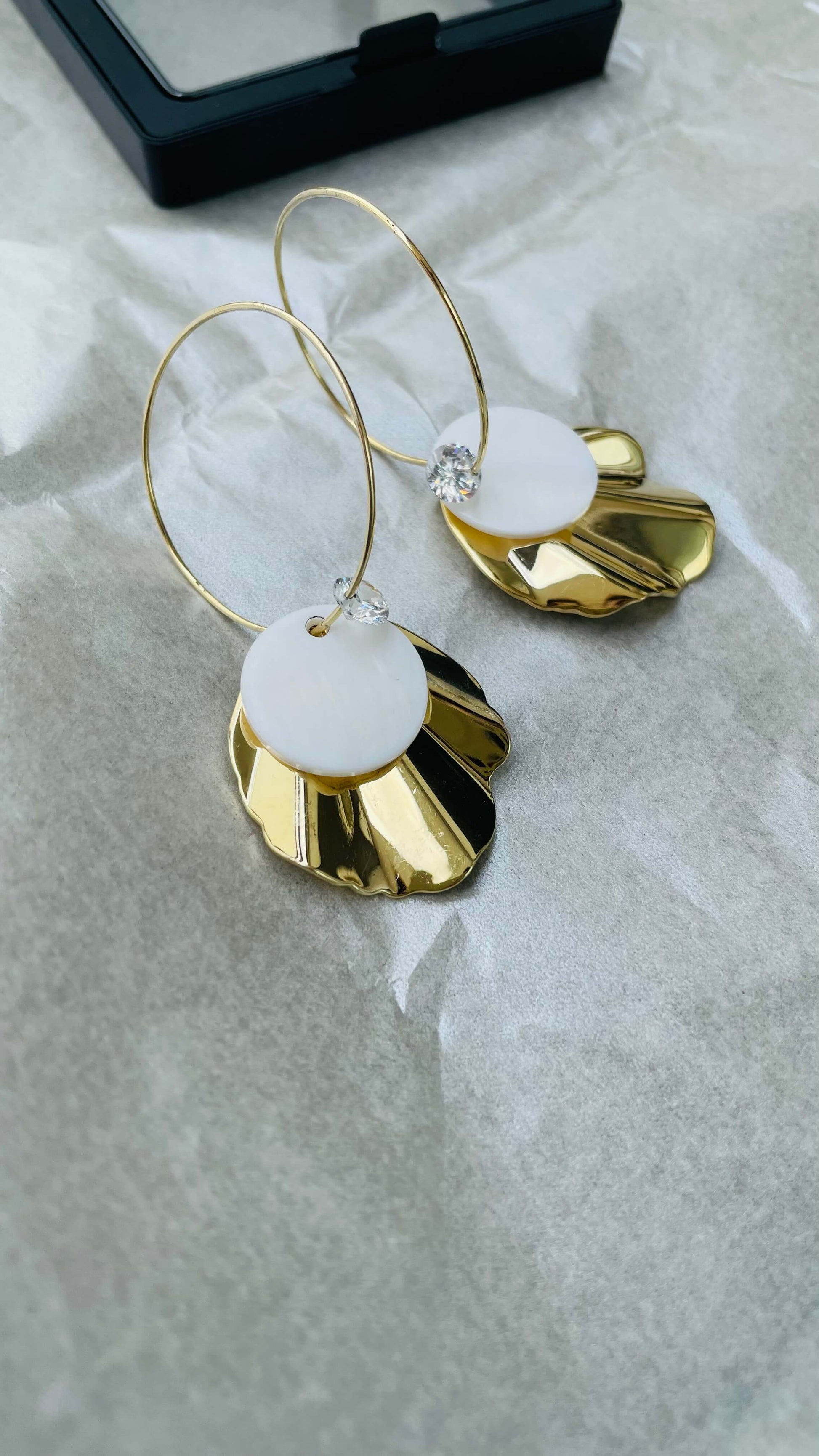 「Lady Moon」Shell-shaped EarringJewelry - Three Fleas