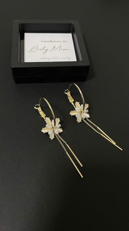 「Lady Moon」Flower Tassel EarringJewelry - Three Fleas