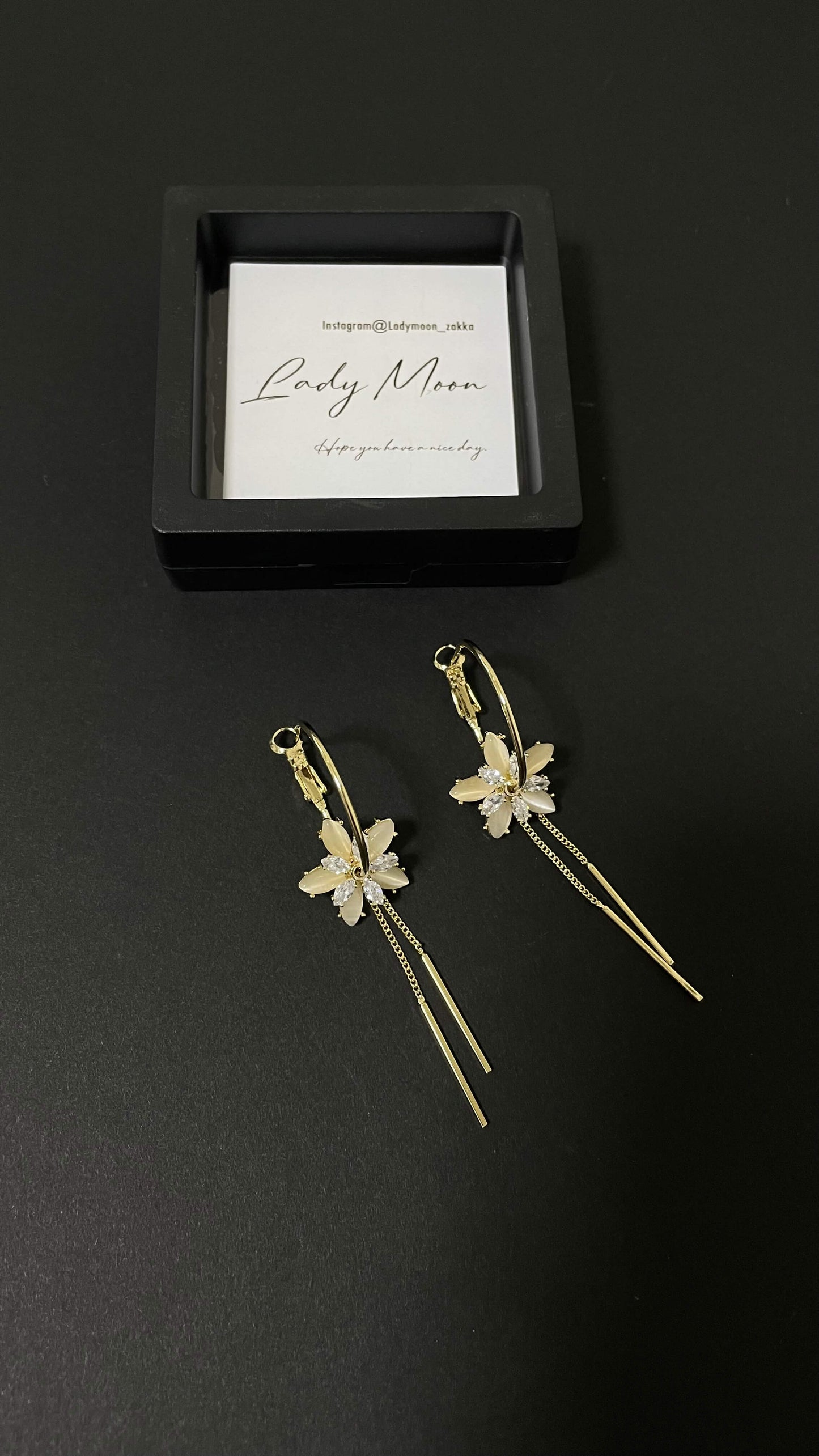 「Lady Moon」Flower Tassel EarringJewelry - Three Fleas