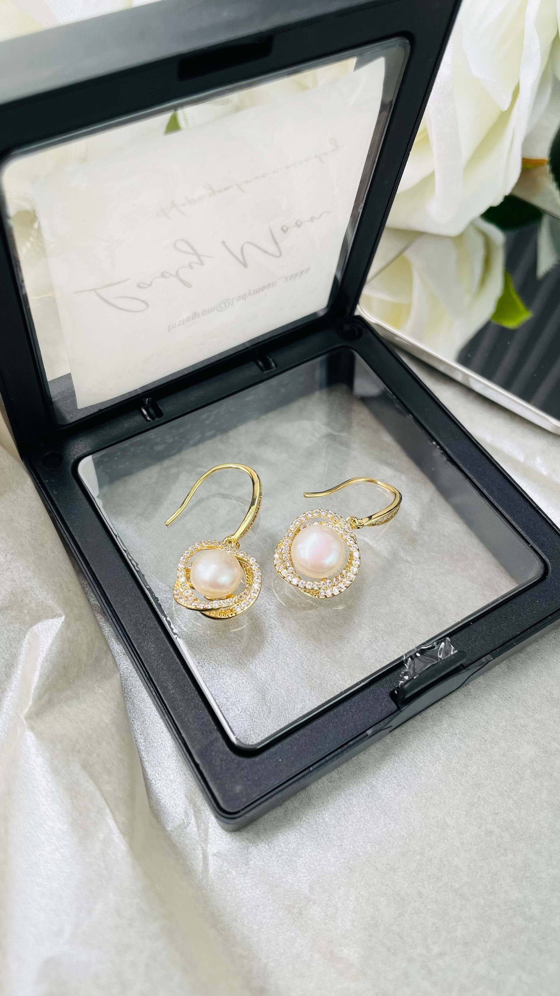 「Lady Moon」Pearl EarringJewelry - Three Fleas
