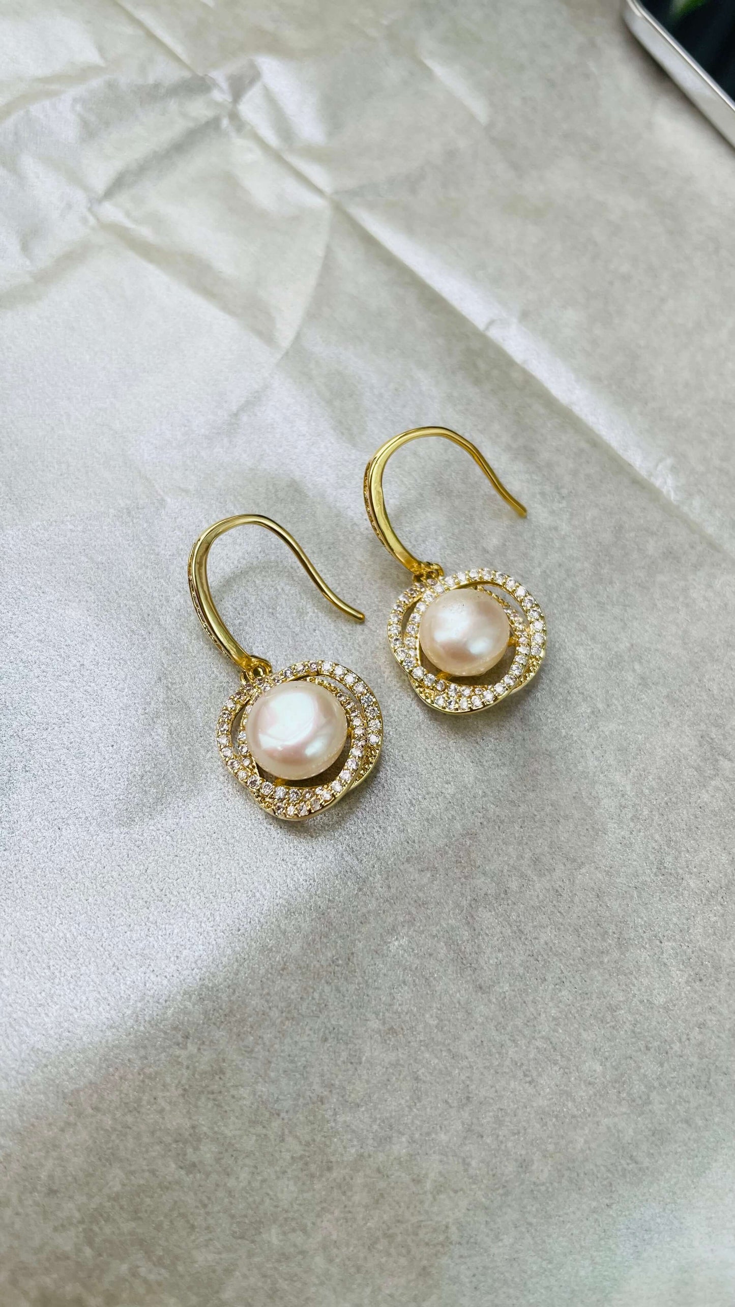 「Lady Moon」Pearl EarringJewelry - Three Fleas