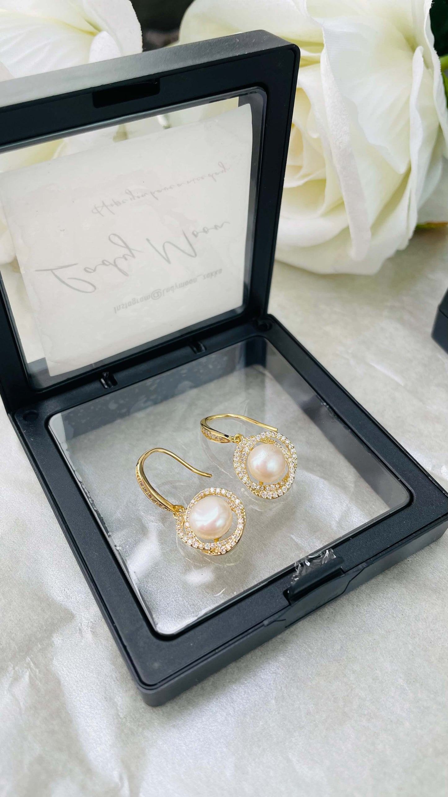 「Lady Moon」Pearl EarringJewelry - Three Fleas