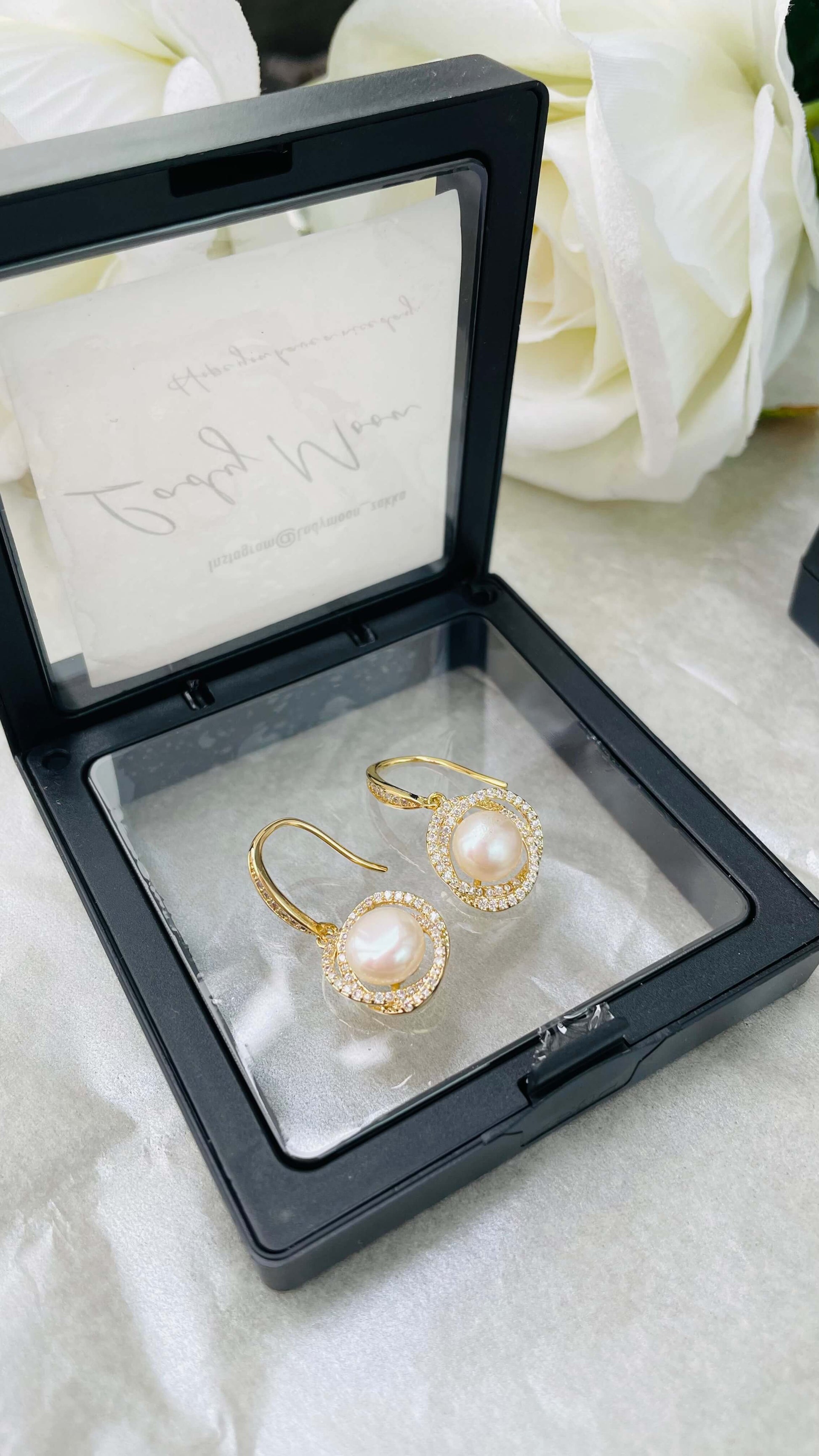 「Lady Moon」Pearl EarringJewelry - Three Fleas